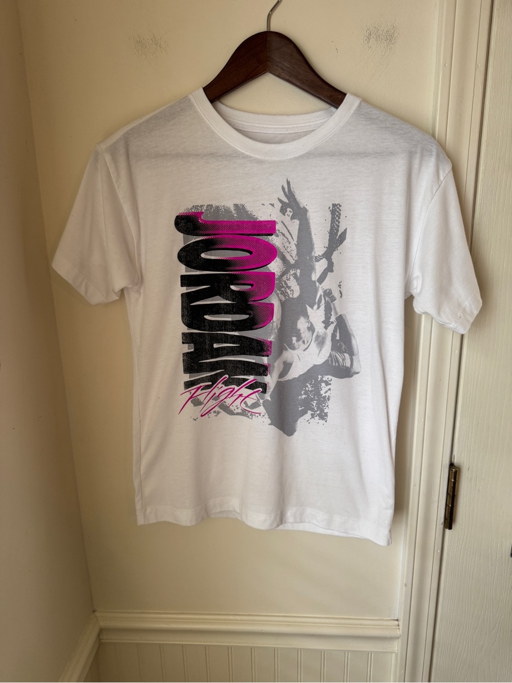 Jordan Kids White T-Shirt with Pink/Purple & Black Graphic Size Large
